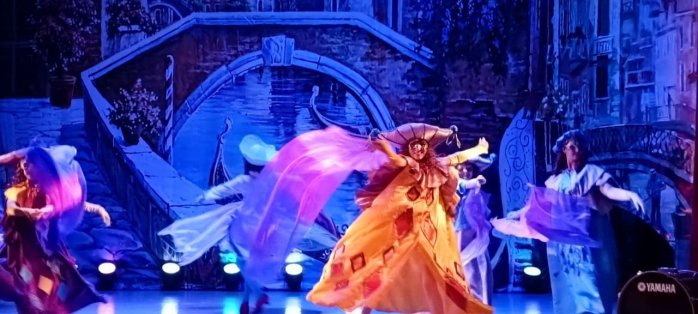 photo_5377784214557756817_y