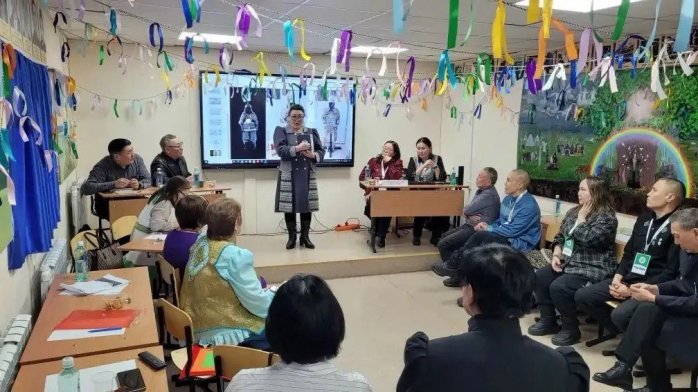 photo_5298644567341078311_y