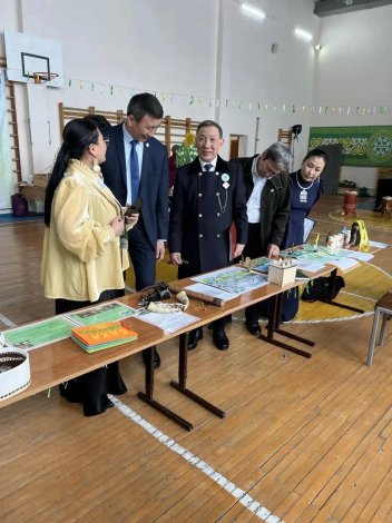 photo_5298644567341078313_y