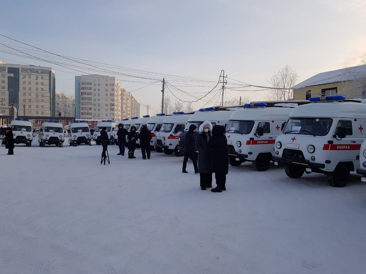 ЛЕНСКАЯ РАЙОННАЯ БОЛЬНИЦА ПОЛУЧИЛА СПЕЦИАЛИЗИРОВАННЫЙ АВТОМОБИЛЬ СКОРОЙ  ПОМОЩИ